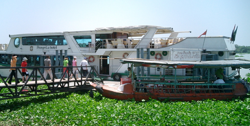 Riding Back from Aruttaya in Style