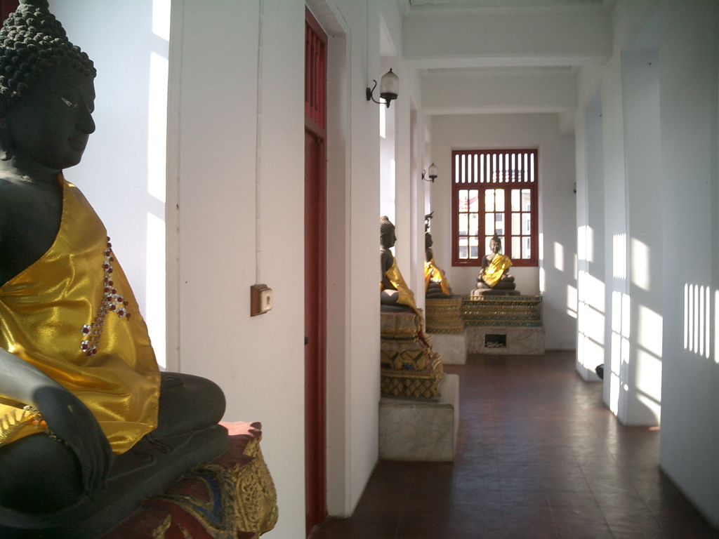 Buddhas in the Metal Temple